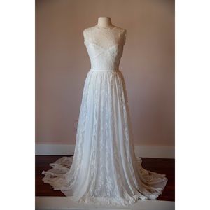 Pronovias- Discontinued Eiran, off white size 12.